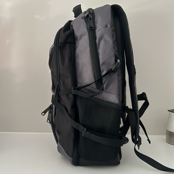 High Sierra Extreme Backpack - Picture 11 of 12